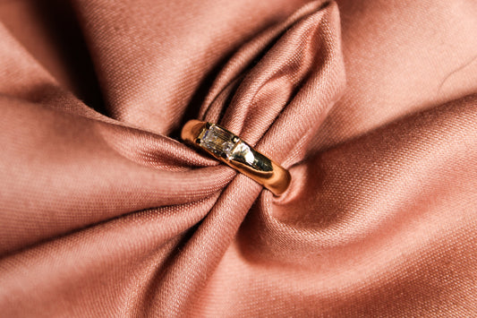 18ct YG Engagement Ring